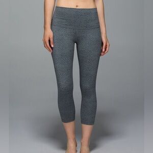 Lululemon Wunder Under Crop II *Full-On Luon (Roll Down)
Dottie Dash Slate Black